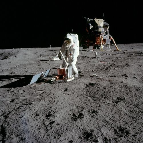 Passive Apollo 11 Seismic Experiment Left On The Moon - Apollo11Space